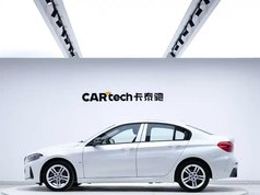 宝马1系 2022款 120i M运动曜夜版