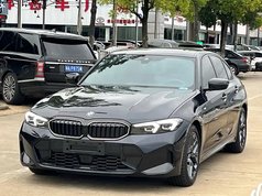 宝马3系 2025款 330i M运动曜夜套装