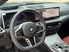 宝马3系 2025款 330i M运动曜夜套装