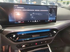 宝马3系 2025款 330i M运动曜夜套装