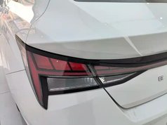 伊兰特 2021款 1.5L CVT LUX尊贵版