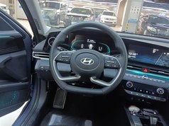 伊兰特 2023款 1.5L CVT LUX尊贵版
