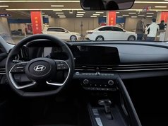 伊兰特 2023款 1.5L CVT LUX尊贵版