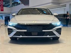 伊兰特 2023款 1.5L CVT LUX尊贵版