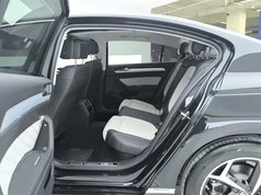 迈腾 2023款 200万辆纪念版 330TSI DSG豪华型