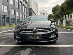 迈腾 2023款 200万辆纪念版 330TSI DSG豪华型