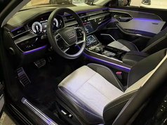 奥迪A8 2021款 A8L 60 TFSI quattro 尊贵型