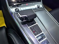 奥迪A6L 2025款 45 TFSI 臻选动感型