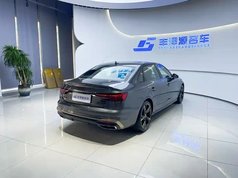 奥迪A4L 2024款 40 TFSI quattro RS套件燃速型