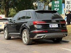 奥迪Q7 2021款 45 TFSI quattro S line运动型