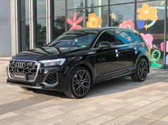 奥迪Q7 2025款 55 TFSI quattro S line尊贵型