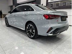 奥迪A3 2025款 A3L Limousine 35TFSI 飞驰尊享型