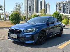 宝马1系 2022款 125i M运动曜夜版