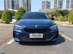 宝马1系 2022款 125i M运动曜夜版