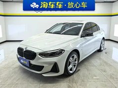 宝马1系 2022款 120i M运动曜夜版