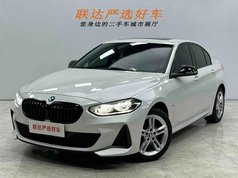 宝马1系 2022款 120i M运动曜夜版