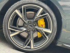 奥迪A4L 2024款 40 TFSI quattro RS套件燃速型