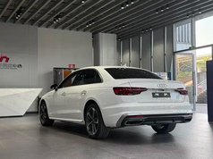 奥迪A4L 2022款 40 TFSI 时尚动感型