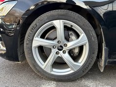 奥迪A6L 2023款 45 TFSI quattro 臻选致雅型