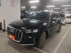 奥迪Q7 2023款 55 TFSI quattro S line运动型
