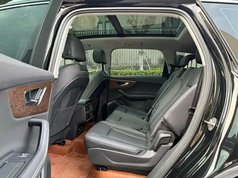 奥迪Q7 2025款 55 TFSI quattro S line黑武士型