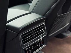 奥迪Q7 2023款 55 TFSI quattro S line运动型