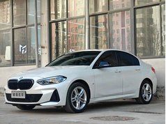 宝马1系 2022款 120i M运动曜夜版