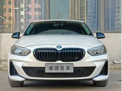 宝马1系 2022款 120i M运动曜夜版