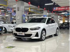 宝马1系 2021款 改款 120i M运动曜夜版