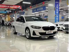 宝马1系 2021款 改款 120i M运动曜夜版