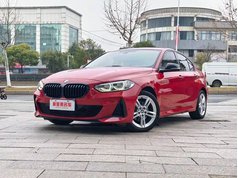 宝马1系 2021款 改款 120i M运动曜夜版