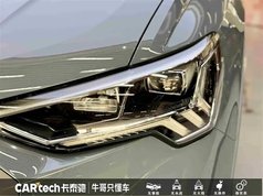 奥迪Q3 2022款 40 TFSI RS套件燃速型