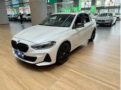 宝马1系 2021款 125i M运动曜夜版
