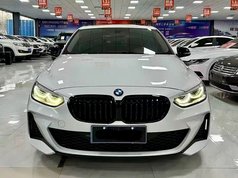 宝马1系 2021款 改款 120i M运动曜夜版