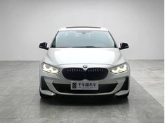 宝马1系 2022款 125i M运动曜夜版