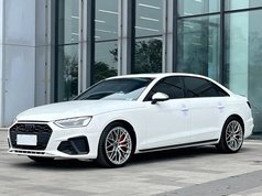 奥迪A4L 2022款 45 TFSI quattro 臻选动感型