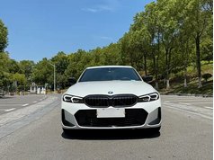 宝马3系 2025款 330i M运动曜夜套装
