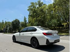 宝马3系 2025款 330i M运动曜夜套装