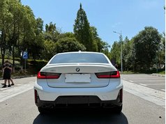 宝马3系 2025款 330i M运动曜夜套装