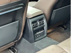 宝马3系 2022款 改款 330Li xDrive M运动曜夜套装