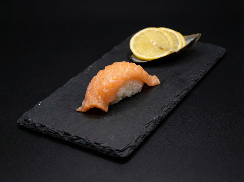 Суши с лососем RollOks