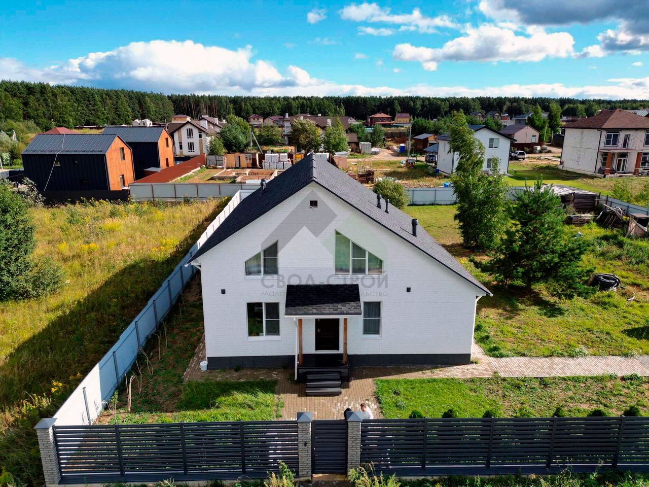 Построенный дом Дом из газобетонных блоков по проекту С-288 ГБ «Снежный» (293.7 м²)