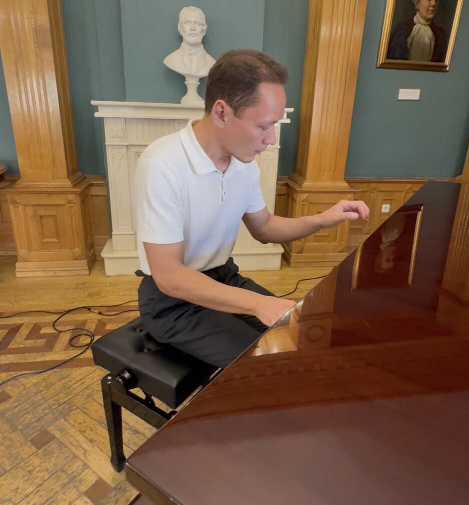 Исполнение на встрече Free Piano Space