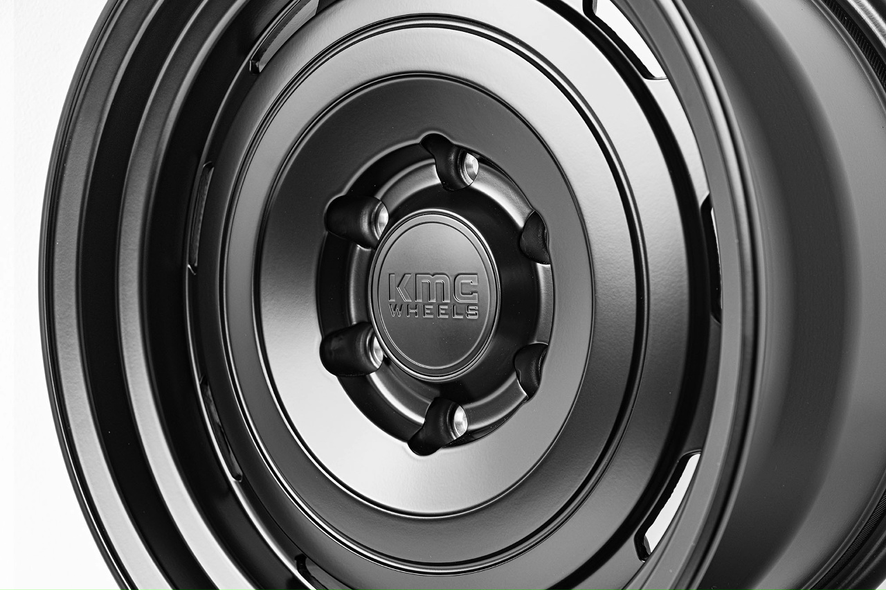 Колесный диск KMC KM 720 Roswell 17x8.5j" PCD6х139,7 черный 4