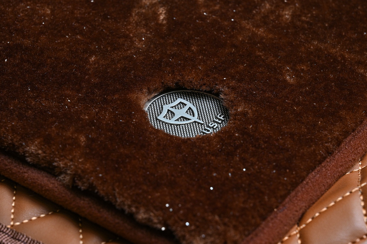 Tank 300 Комплект 3D ковров Susif 365 Car Blanket Armour из экокожи и 4 ворсовых ковриков коричневый 3