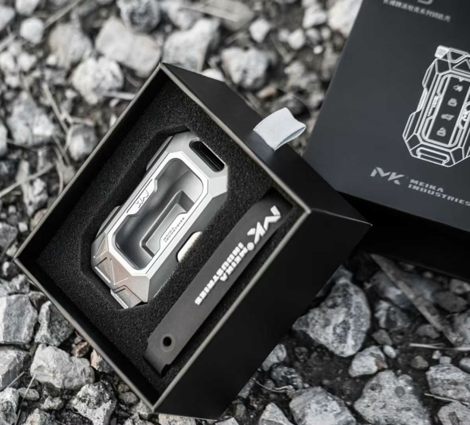 Чехол Meika на смарт ключ Tank 300/400/500/700 серебристый 4