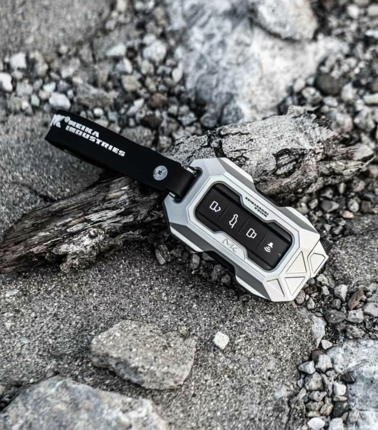 Чехол Meika на смарт ключ Tank 300/400/500/700 серебристый 2