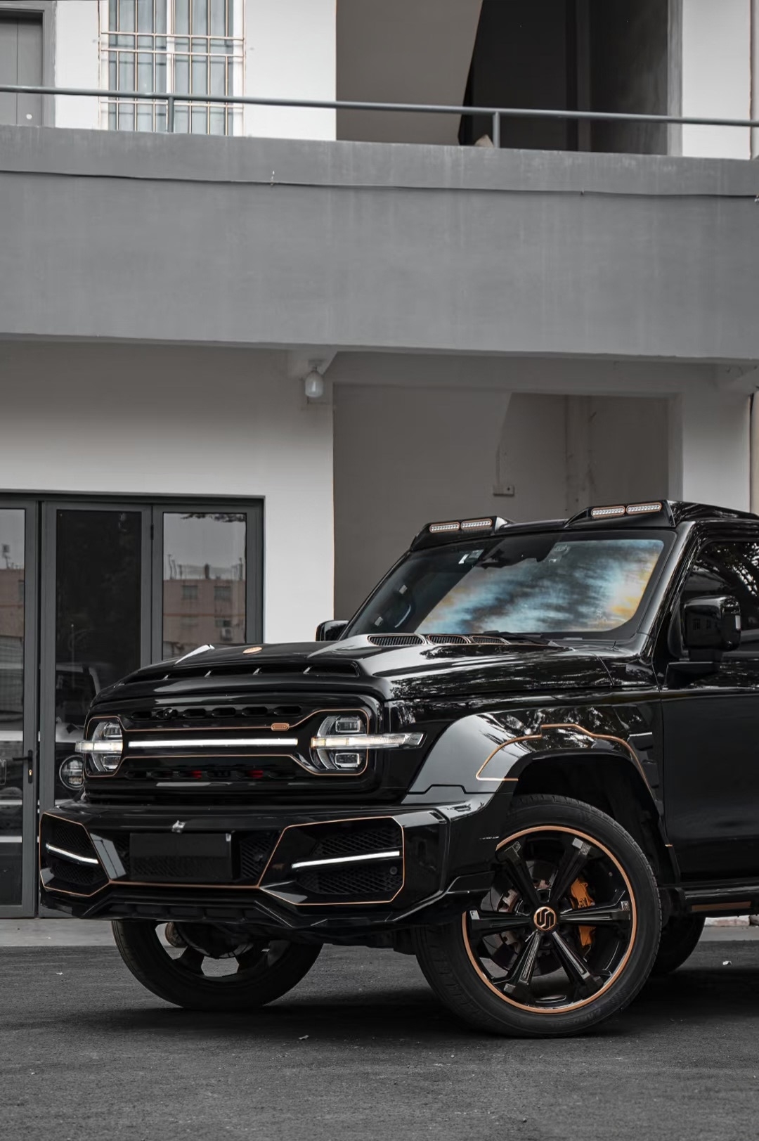 Tank 300 Решетка радиатора Geea Design с LED подсветкой и 4 диодами 12