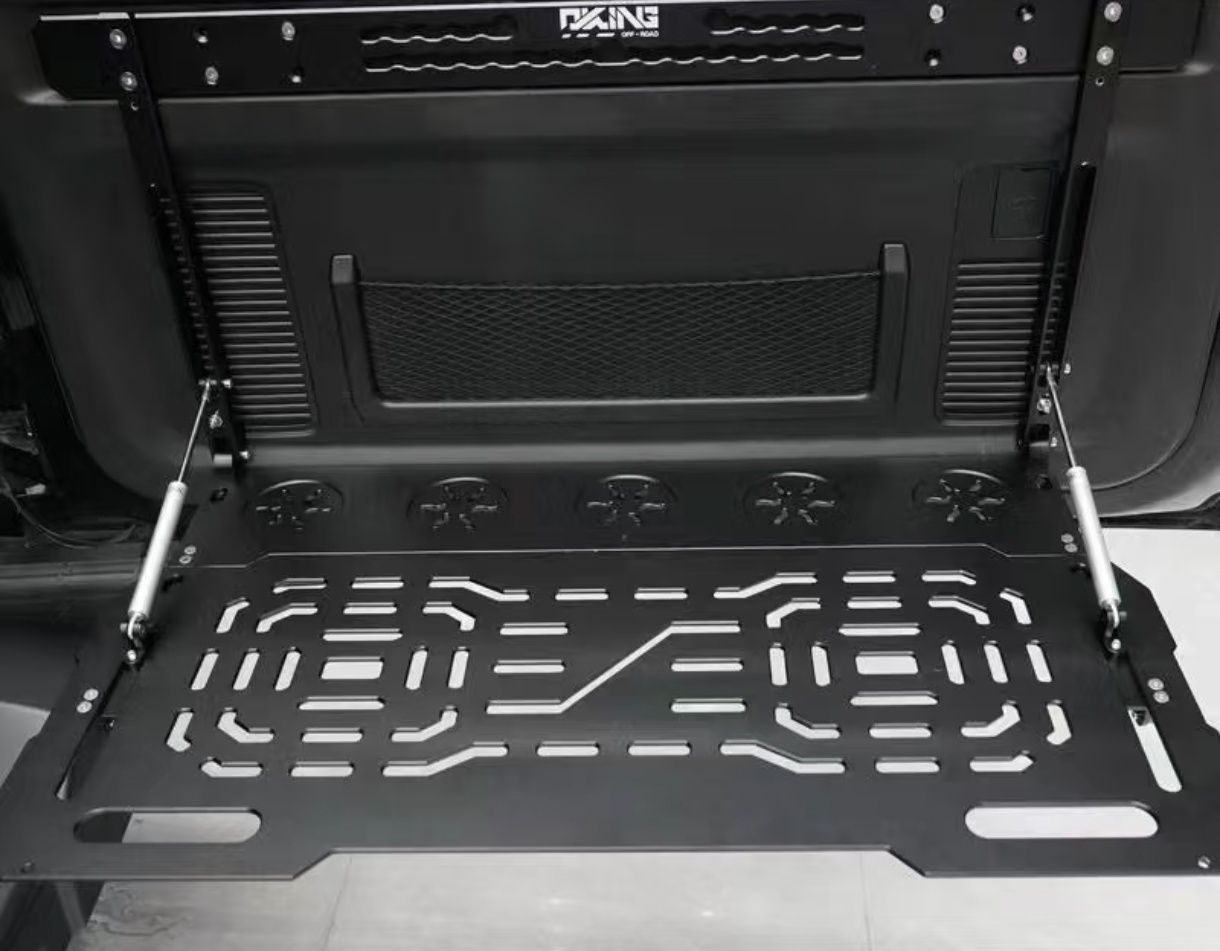 Tank 300 Откидной столик Oking на заднюю дверцу 2