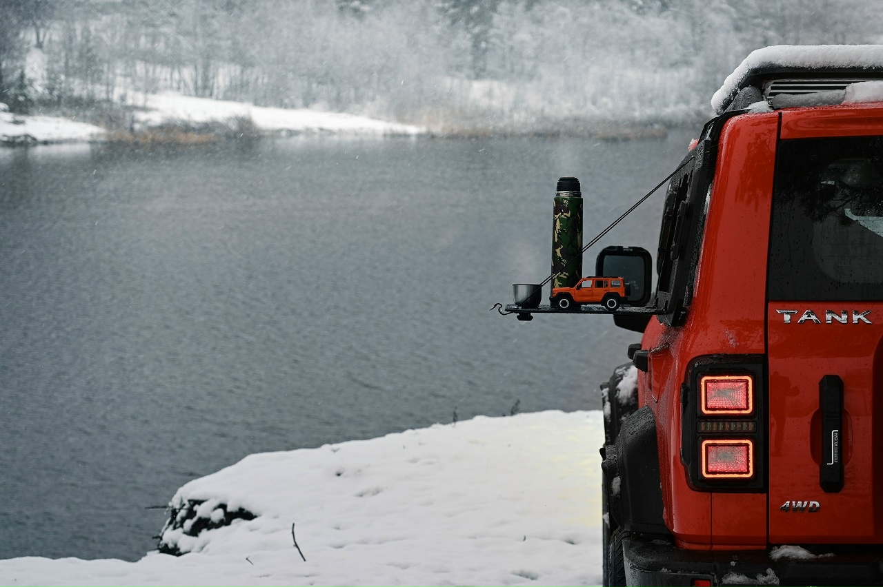 Tank 300 Откидная полка-столик на окно Meika к багажнику 4